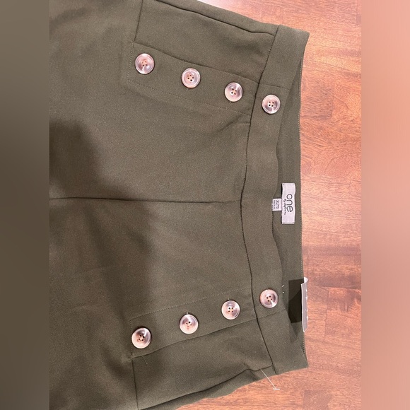 One by Chapter One Green Pull on Dress pants - Picture 3 of 4